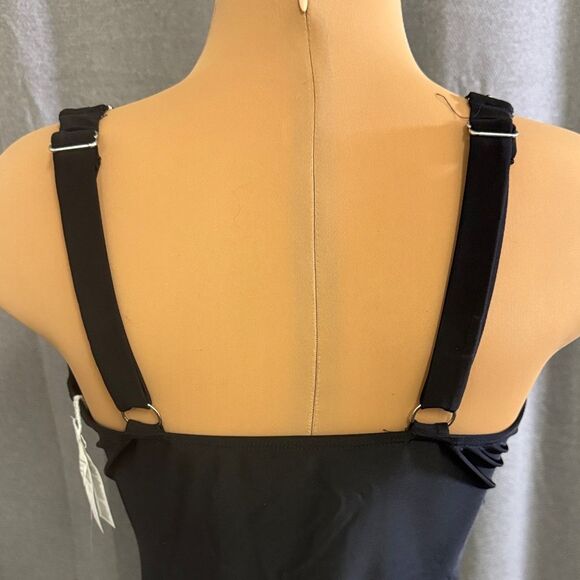 CUPSHE Black and White One-Piece Swimsuit - Picture 9 of 11